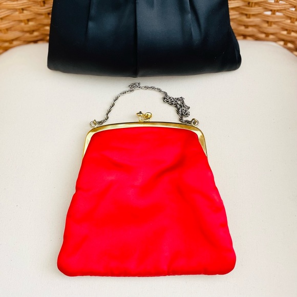 1971 Vintage Satin Clutch - Picture 2 of 4